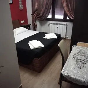 https://seven-miracles-room.it-romehotels.com