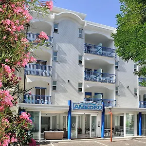 hotel-amedeo.riccione-hotels.org/